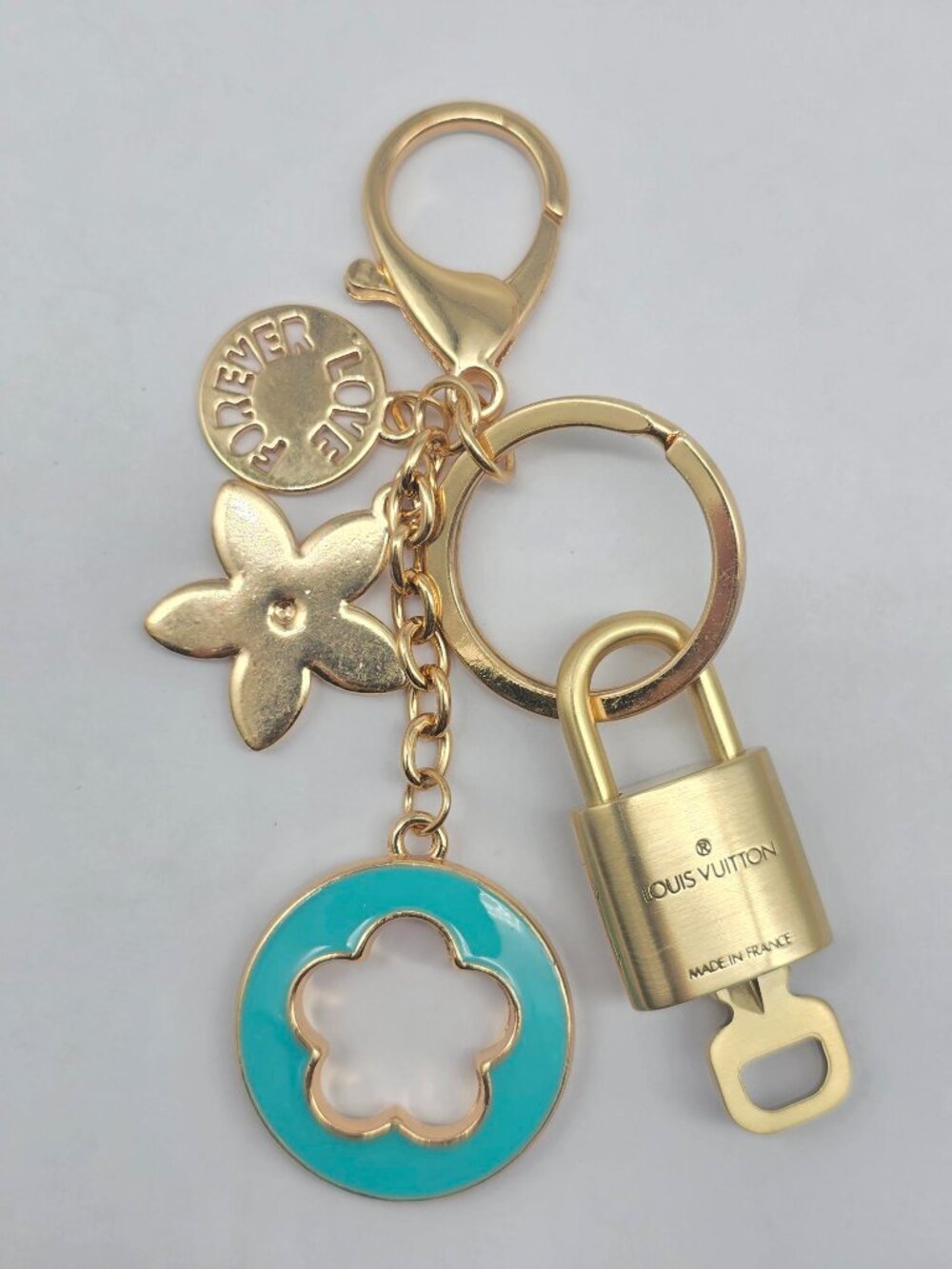 Authentic LV Louis Vuitton Gold Lock & Key 🔑 Unbranded Flower Keychain Charm - Picture 4 of 10